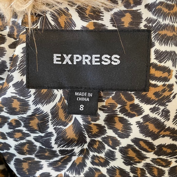 SOLD❤️ Express Size 8 Beige Puffer Fur Coat - Picture 11 of 13